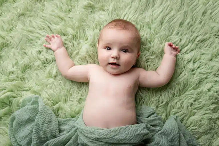 studio photo Le Mans photographe de bébé Sarthe Tiny Birdy